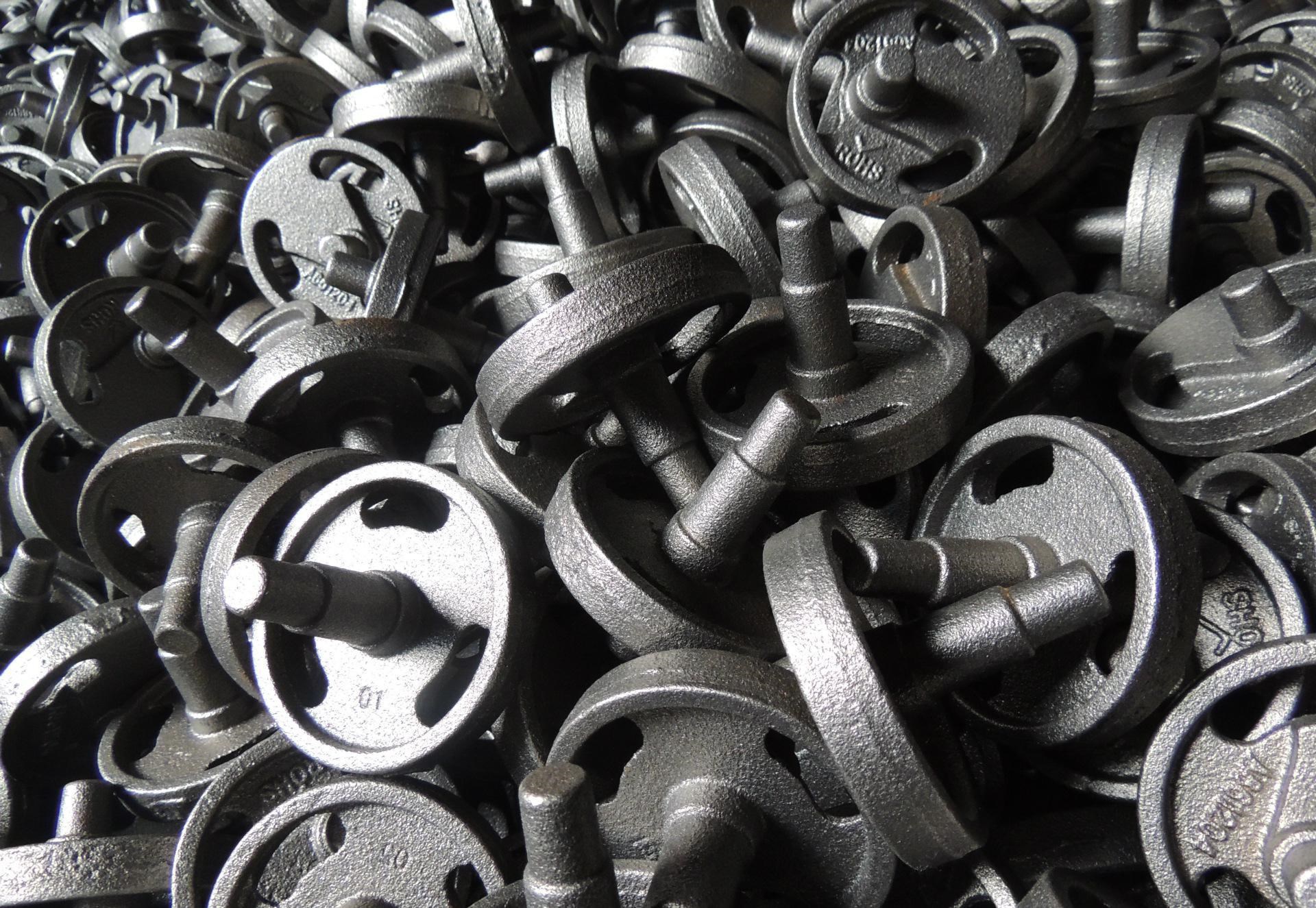 Sünek demirin ince duvarlı küçük kısımlarında soğuk yalıtım kusurları ile nasıl başa çıkılır?