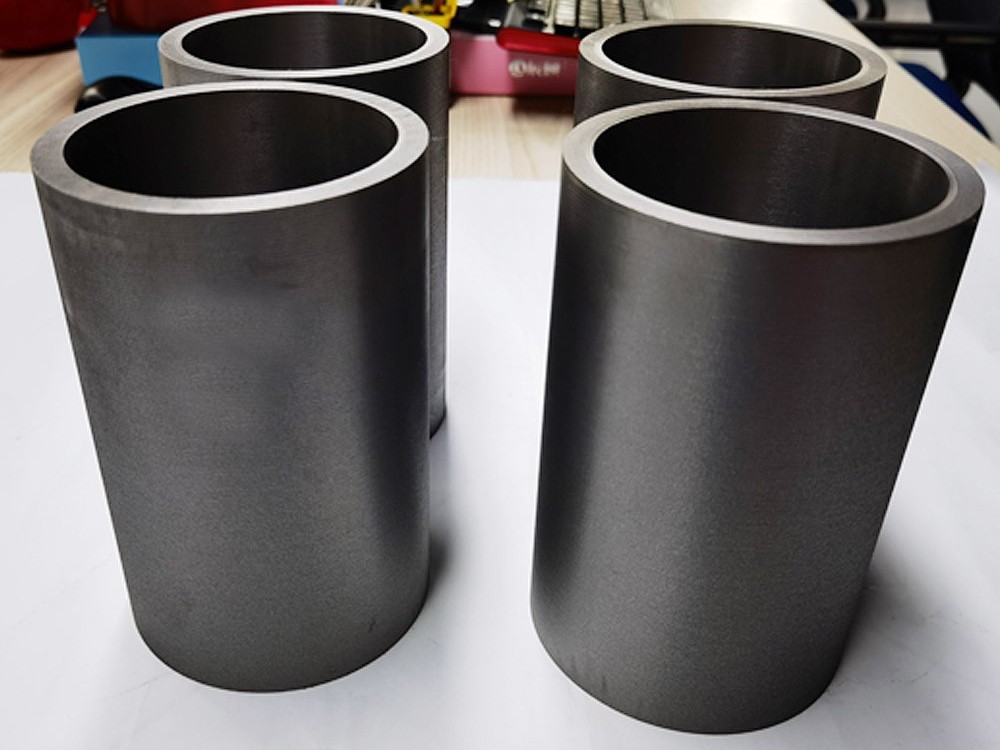 Yüksek veya düşük silikonun gri dökme demir 200'ün mekanik işlem performansı üzerindeki etkileri nelerdir?